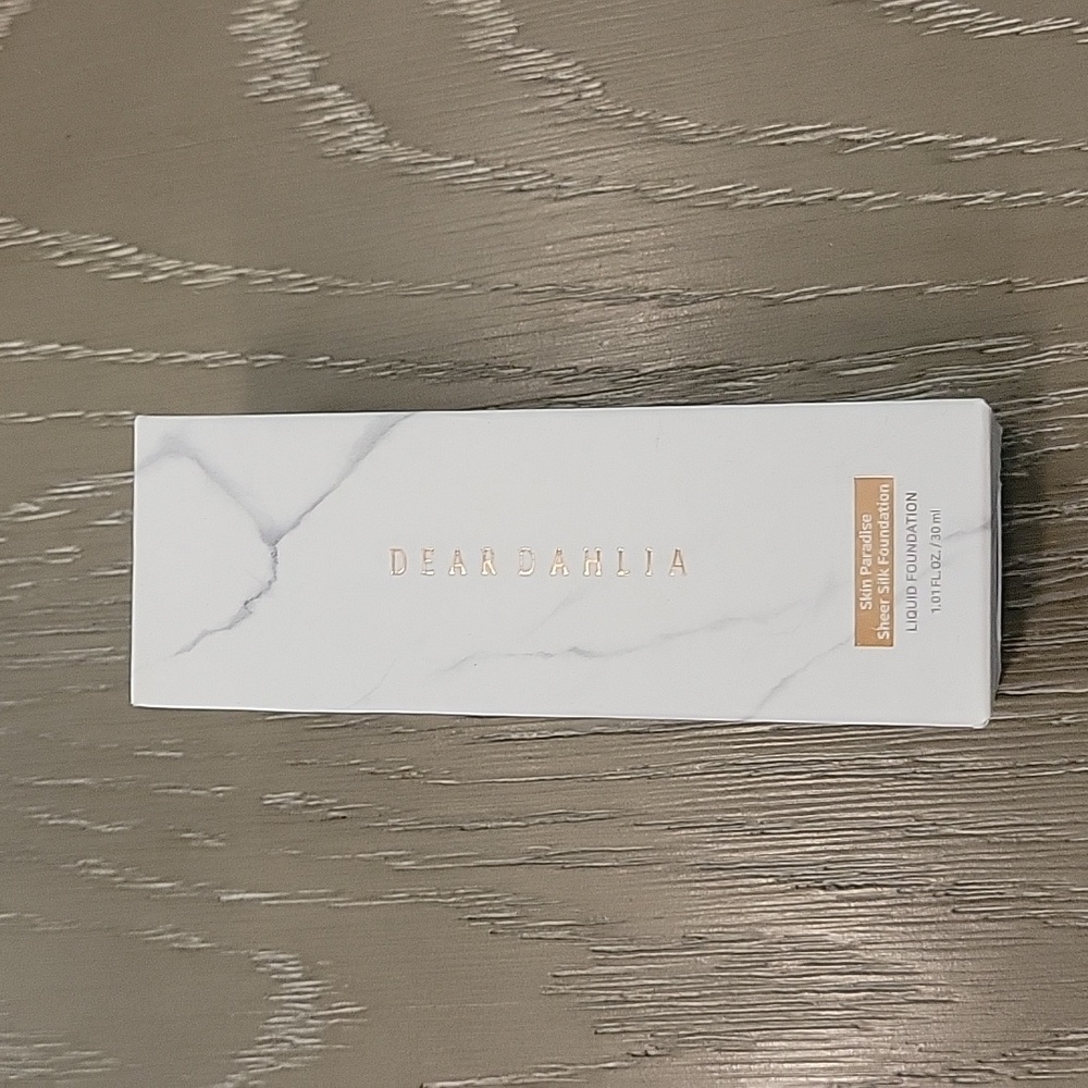 Dear Dahlia skin paradise sheer silk foundation